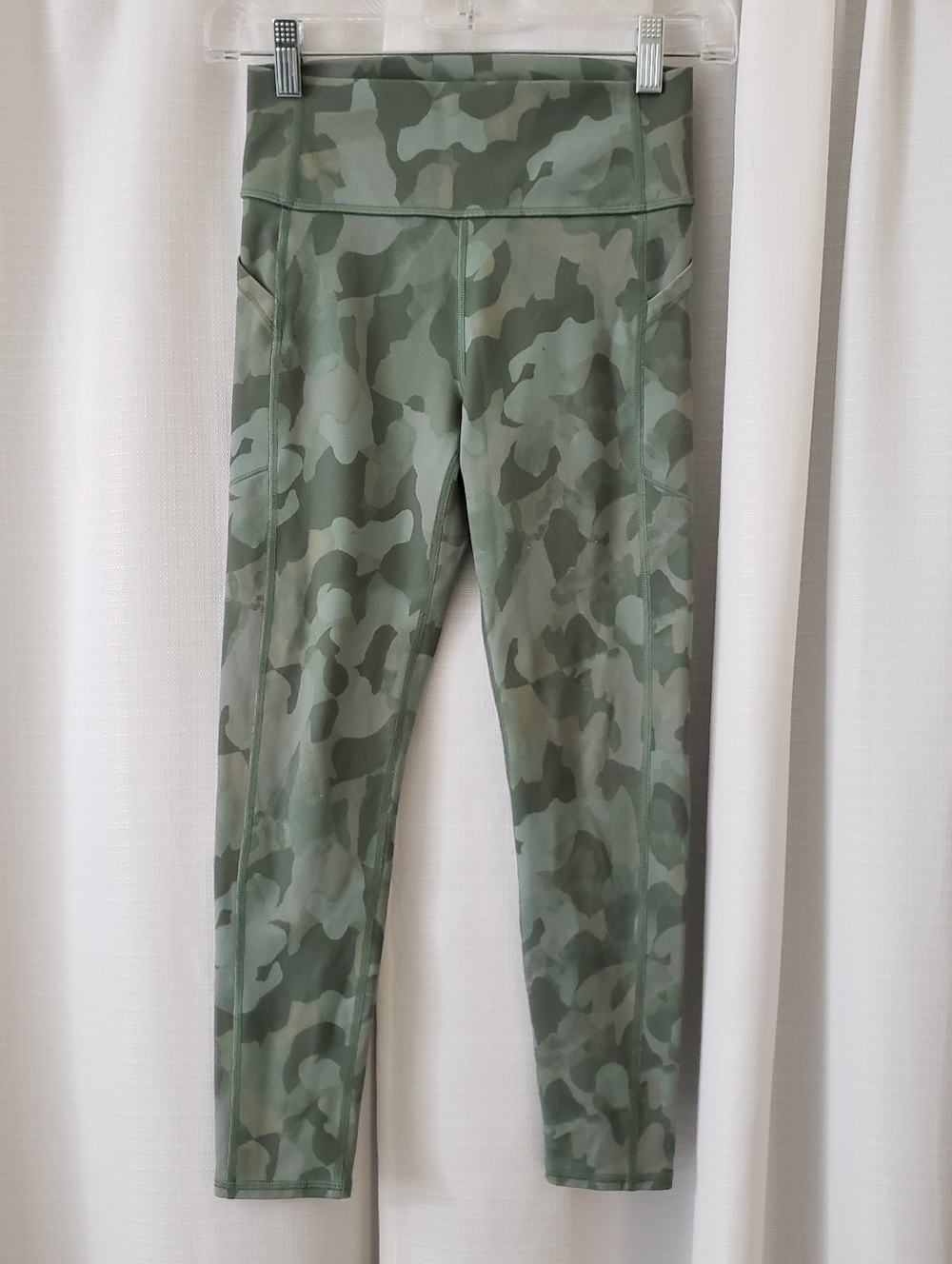 Girls Large All In Motion Green Camo Print Full Length Leggings With Pockets